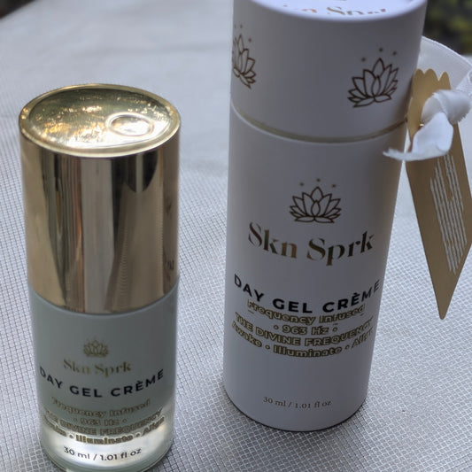 The Core Daytime Ritual: Day Gel Crème Frequency-attuned 963 Hz + Aurora Oil Serum Frequency-attuned 852Hz + Attuned Crystals